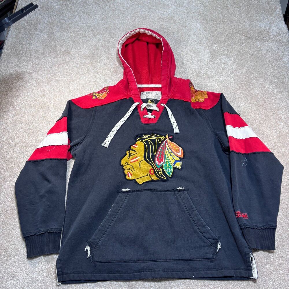 Vintage CCM Chicago Blackhawks lace-up hockey hoodie, Size L